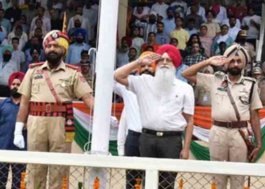 Local Bodies Minister Dr. Nijjar hoisted the tricolor in Jalandhar