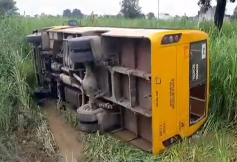 A private school bus in Jalandhar overturned in the fields after being a victim of an accident