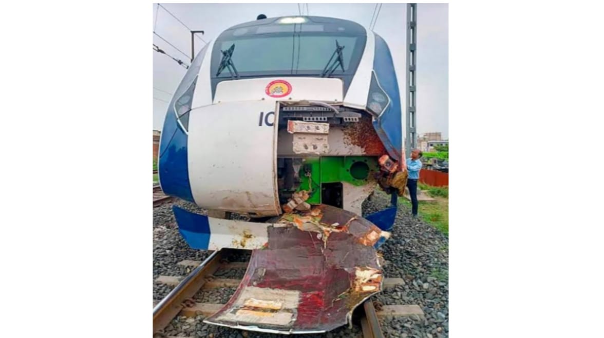 Cattle collided with Vande Bharat train, engine front damaged