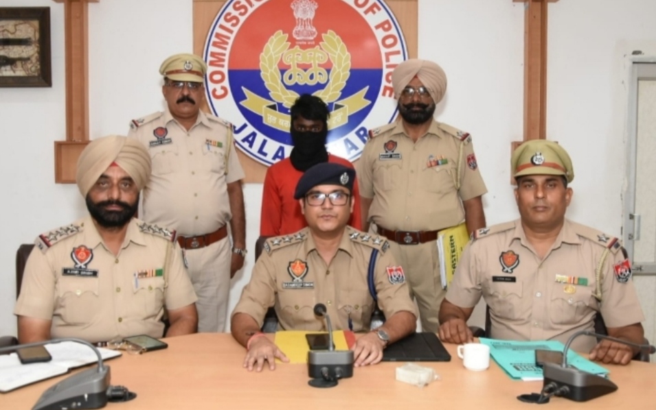 The police of Thana Sadar arrested the father of the innocent girl's killer within 4 hours