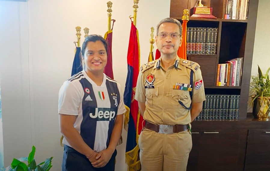 Women Sub Inspector Meena Kumari won the gold medal, DGP Gaurav Yadav congratulated