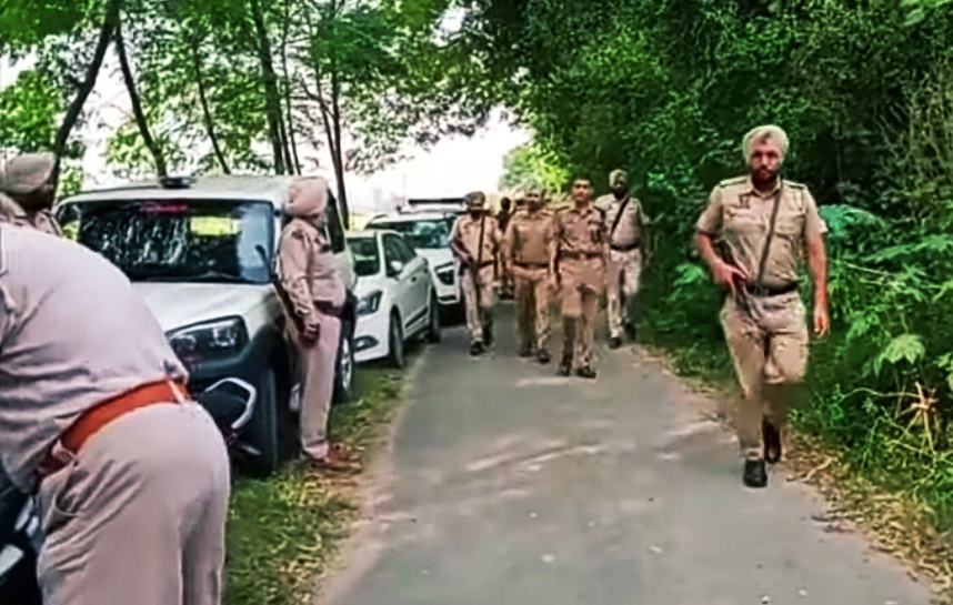 exchange-of-fire-between-police-and-gangster-at-village-near-batala