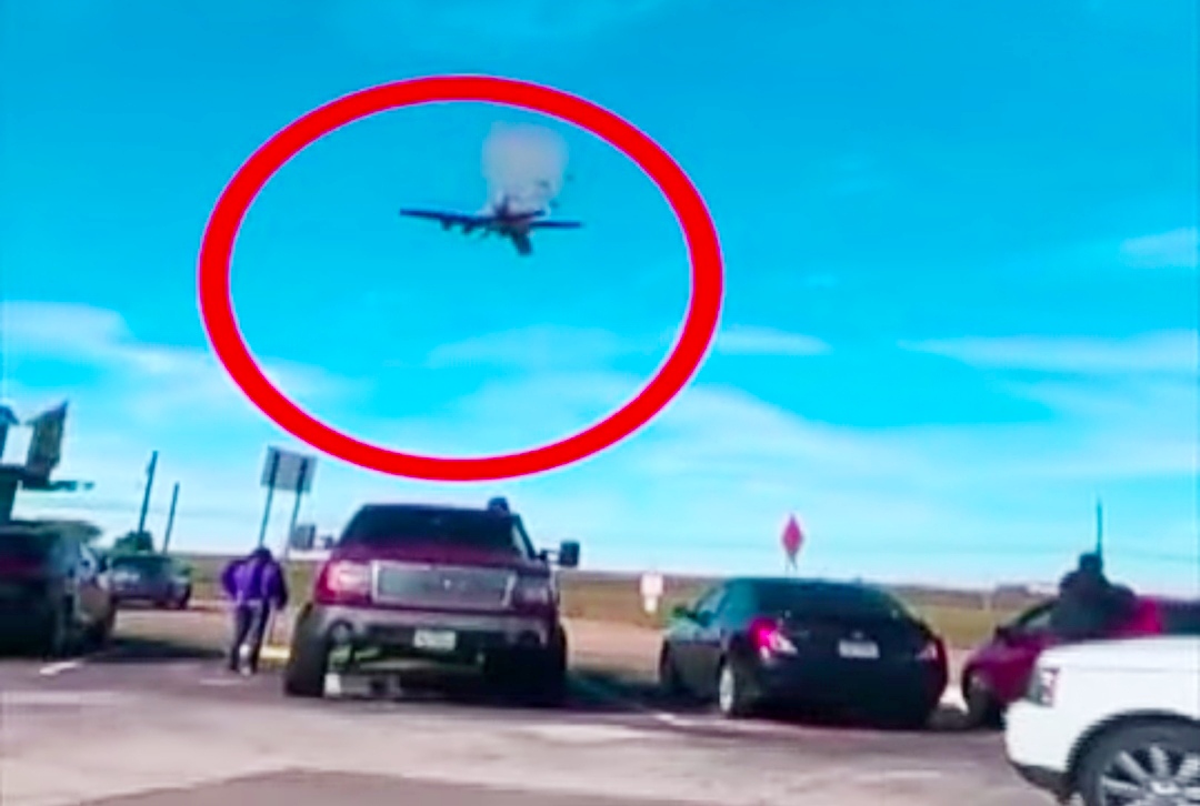 Planes collided with each other during air show in America, 6 people died