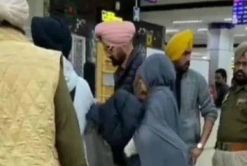 Parents of Punjabi singer Sidhu Musewala leave for UK