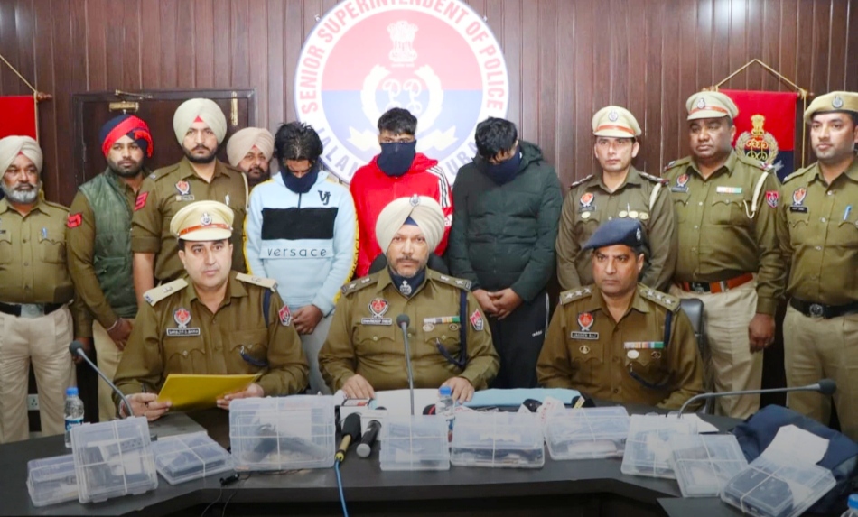 Dehat police arrested three members of terrorist Lakhbir Singh Landa gang along with weapons in Jalandhar