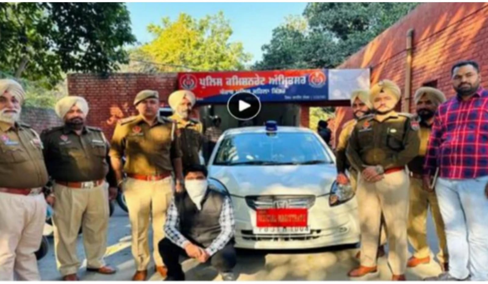 A man was fooling people by installing blue beacon on his car and writing Honorary Judicial Magistrate on the name plate.