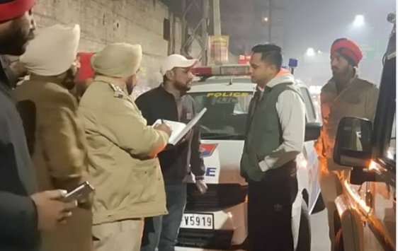 68 lakh stolen from a car parked on the roadside in Ludhiana