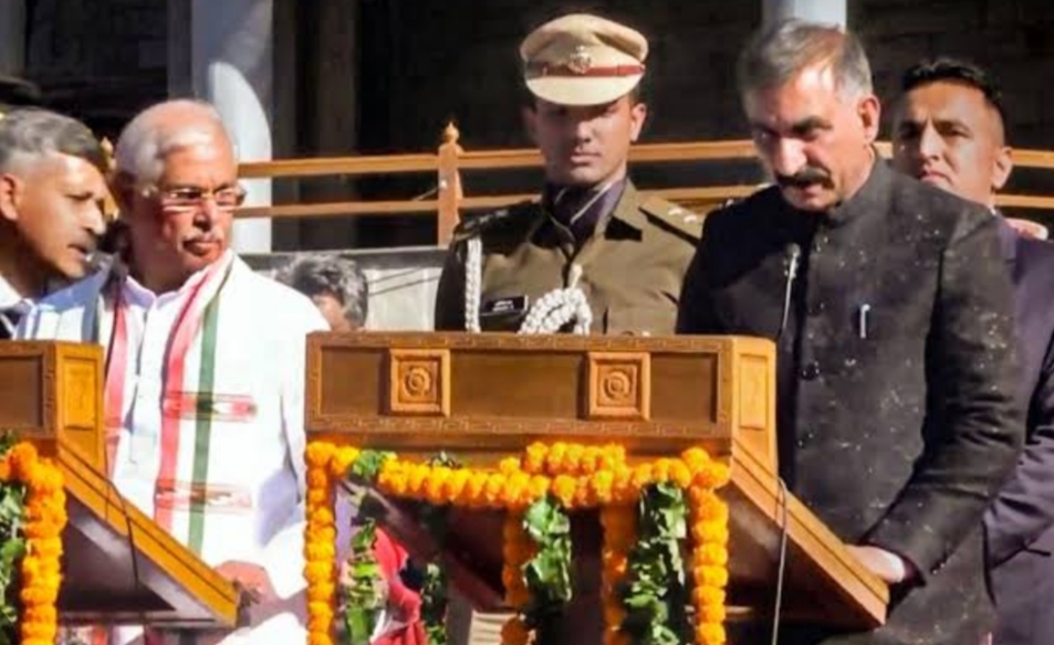 Sukhwinder Singh Sukhu took oath as Chief Minister of Himachal, Rahul and Priyanka Gandhi were also present