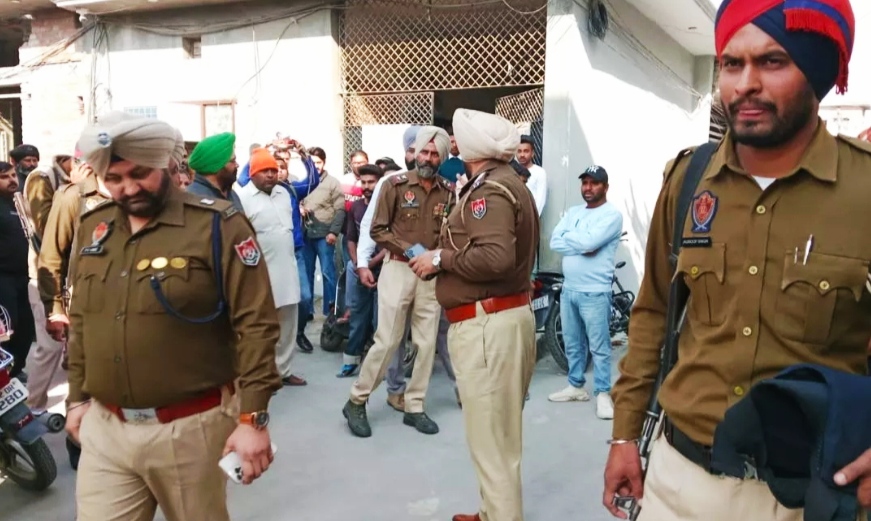 Big news: Encounter between police and gangster in Amritsar, 2 arrested after cross firing
