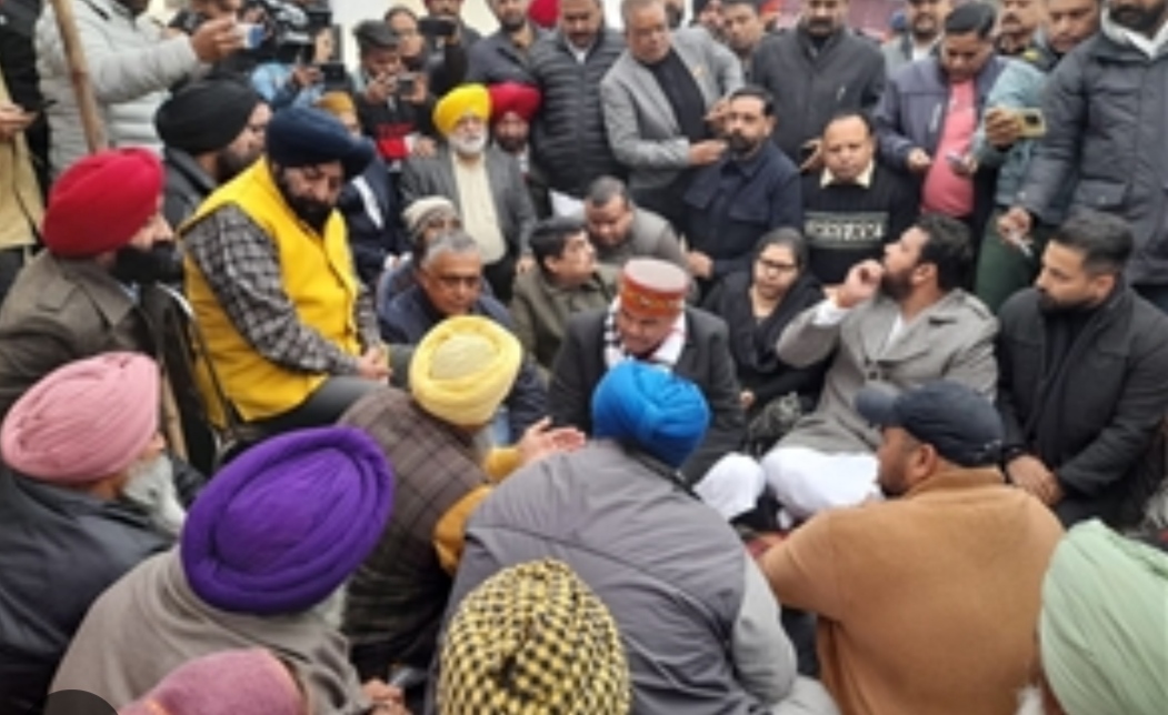 SC commission chairman Vijay Sampla reached Latifpura in Jalandhar