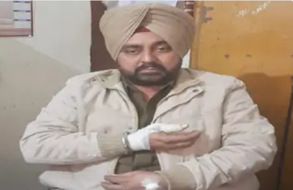 The people who came to write the report entered the police post and beat the employees