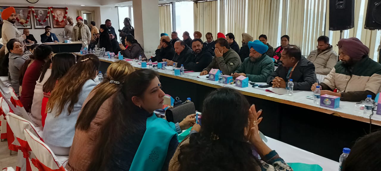Uproar in the last meeting of Jalandhar Municipal Corporation House today, uproar in the city over sewerage, park and LED light scam