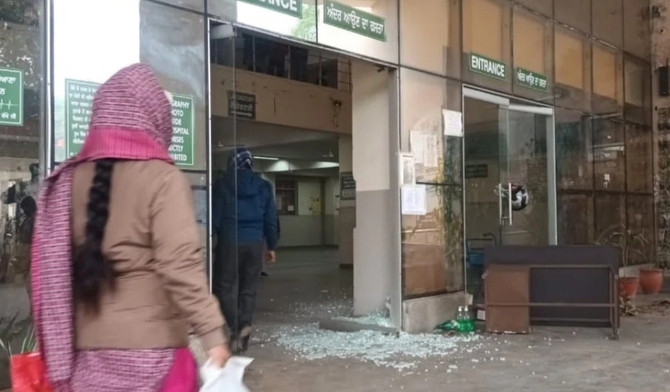 Uproar over change of dead body in Ludhiana, family ransacked the hospital