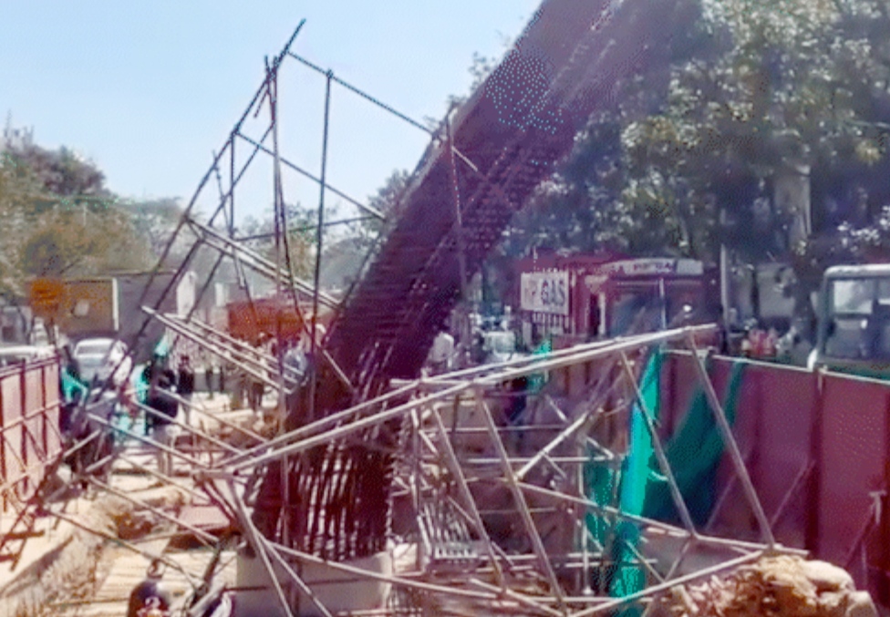 Major accident due to falling of under-construction metro pillar in Bengaluru, two people died, many injured