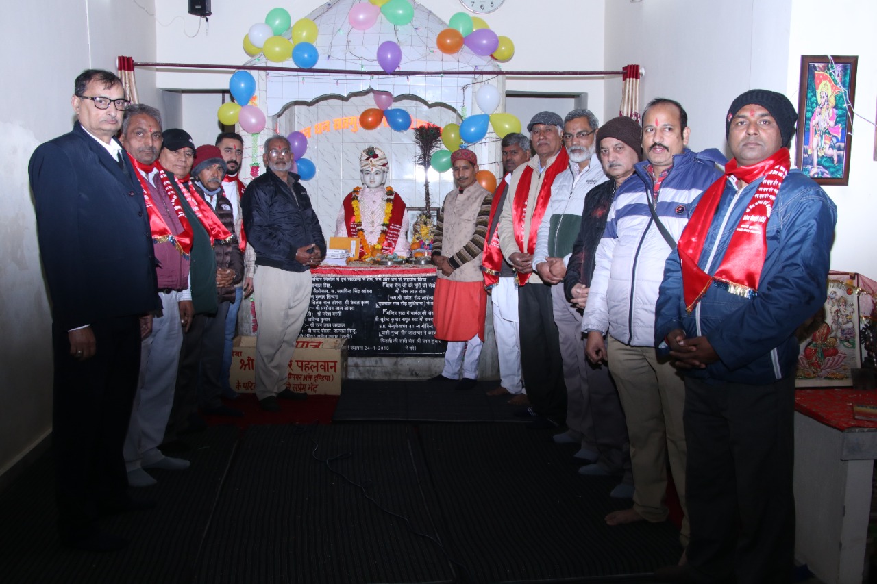Satran mohalla of Gunja Basti Sheikh echoed with the jaikara of Satguru Sain Maharaj ji