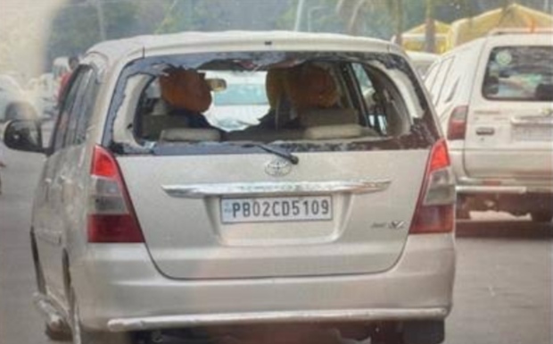 Stones pelted at the vehicle of Shiromani Gurdwara Parbandhak Committee head HS Dhami