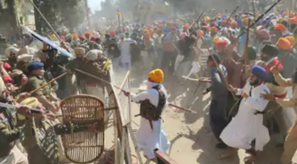 Big news: Clash between police and supporters of 'Waris Punjab De' chief Amritpal Singh in Amritsar