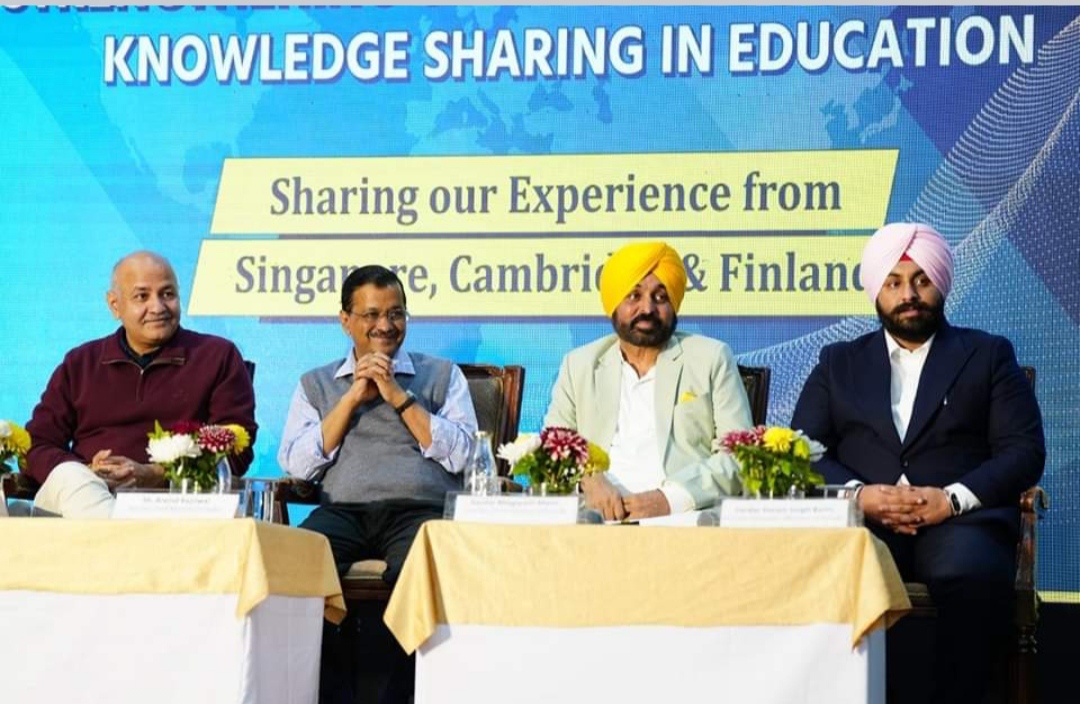 Arvind Kejriwal and CM Bhagwant Mann interacted with 36 school principals who returned from training in Singapore