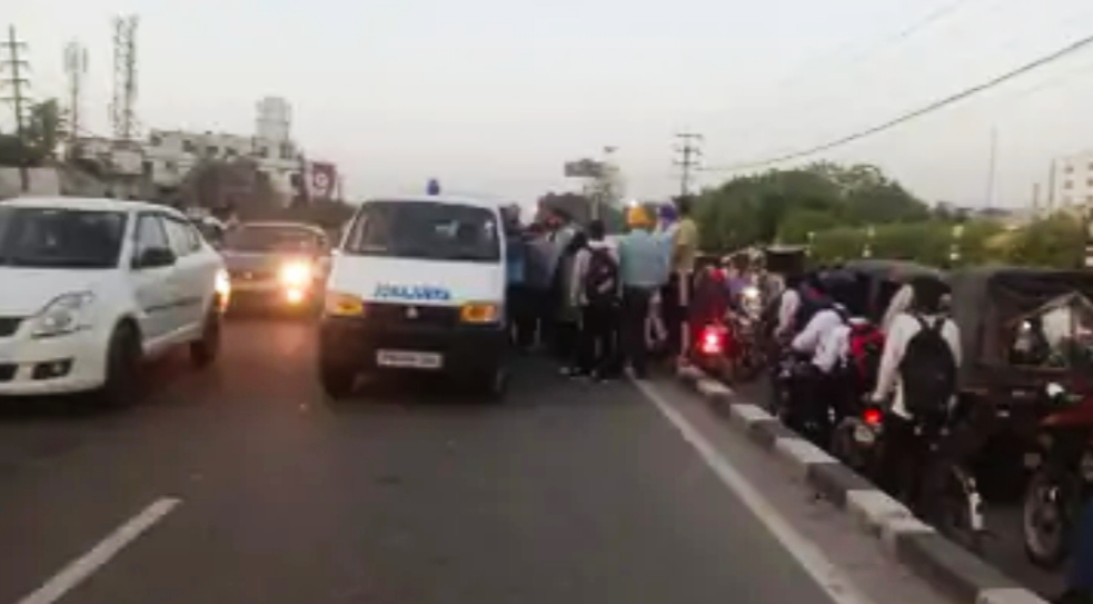 Scooty rider crushed by truck in Jalandhar, died