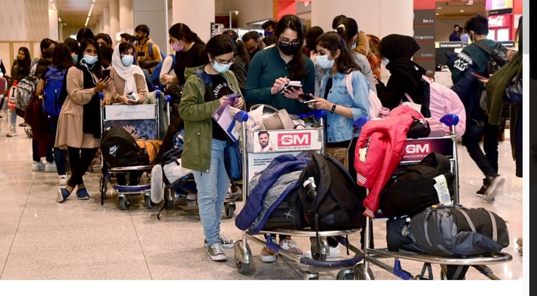 The case of deporting students from Canada: Big action of the district administration against the travel agent