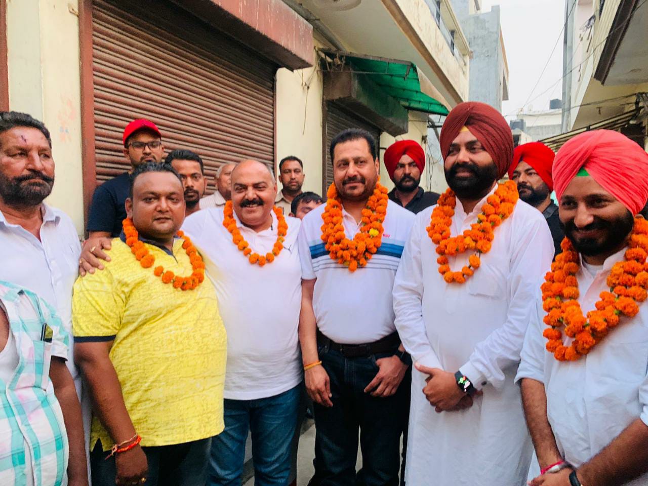 Organized a huge meeting under the leadership of MLA Raman Arora and Dinesh Dhall at Jindal residence in Amrik Nagar