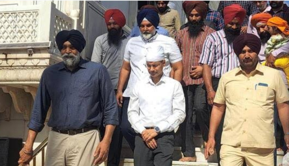 Punjab DGP Gaurav Yadav reached Golden Temple to bow down, advised Amritpal Singh to surrender