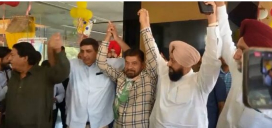 Former MLA Surinder Chaudhary returns to Congress, shock to AAP party