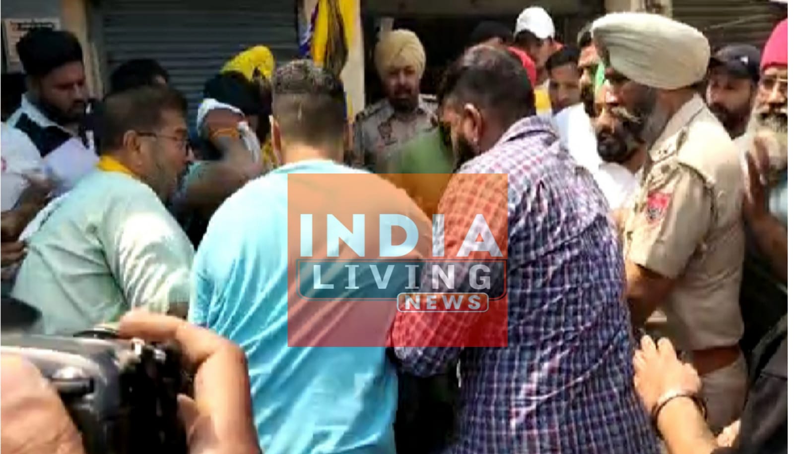 AAP workers clash with each other during road show in Jalandhar