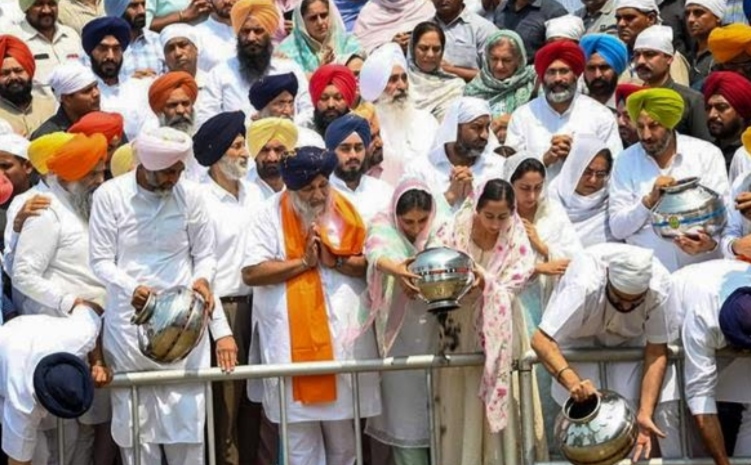 Ashes of former Punjab Chief Minister Parkash Singh Badal immersed in Shri Kiratpur Sahib