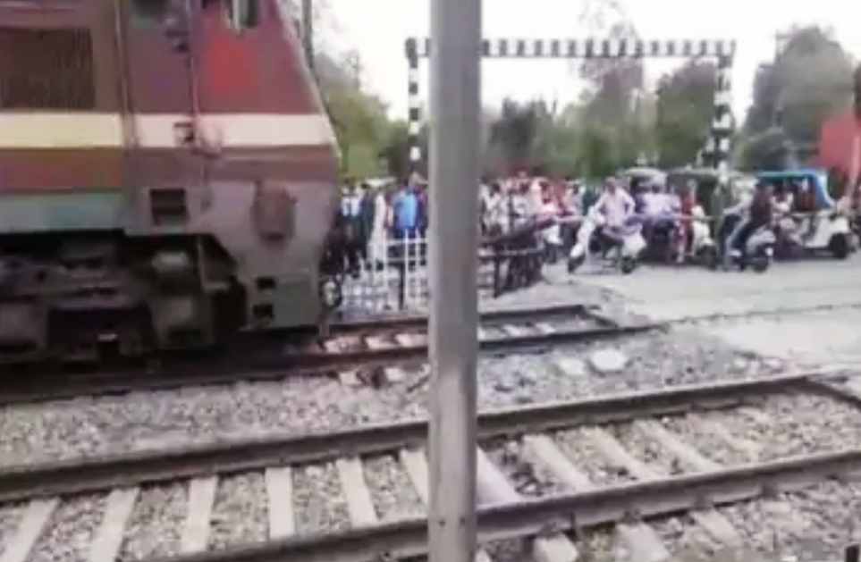 People kept passing through the gate even after the train arrived in Jalandhar, the pilot of the train applied brakes after seeing the people