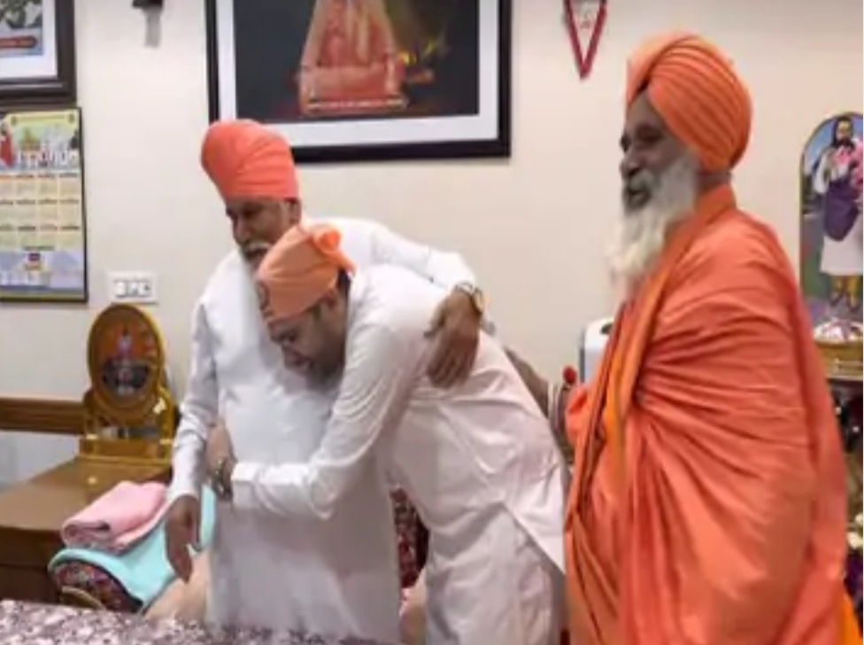 MP Raghav Chadha reached Dera Sachkhand Balan, took blessings from Saint Shri Niranjan Das