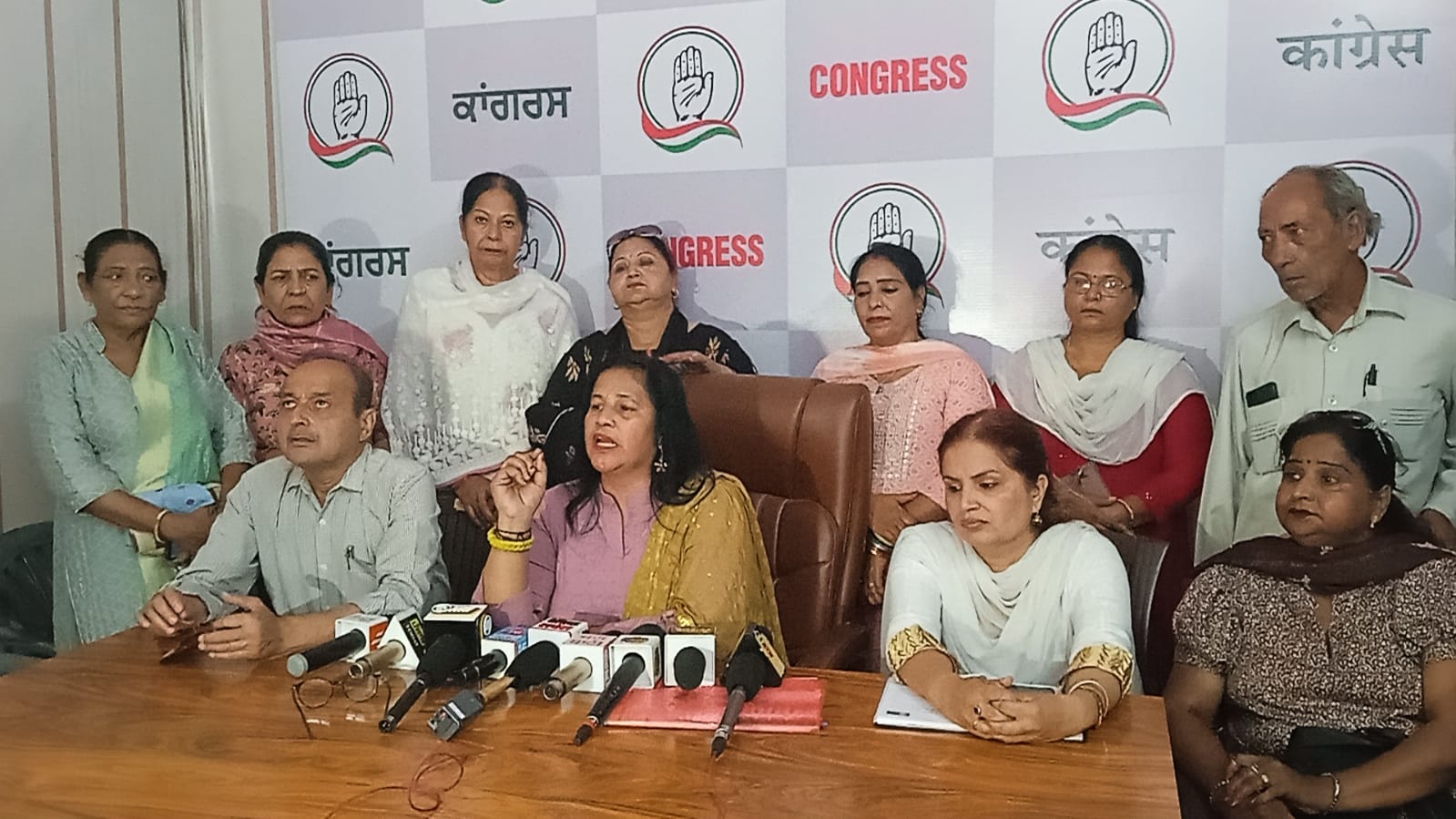 Indian National Congress women's wing held a press conference in favor of women in Indian wrestling