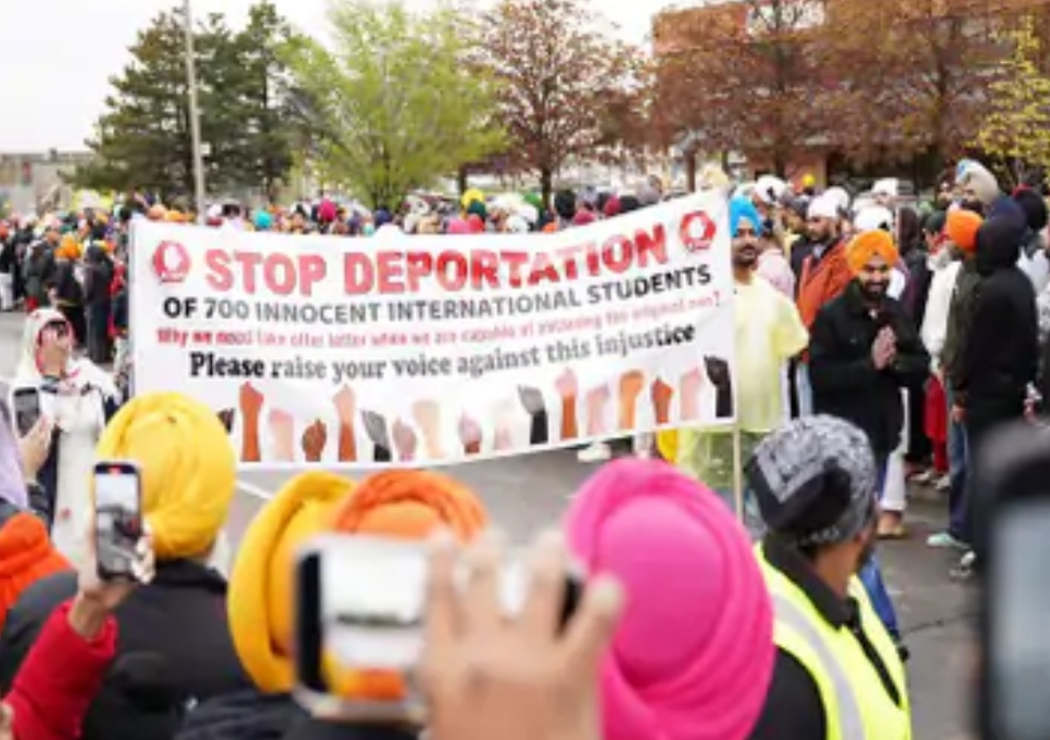 Demonstration of Punjabi students who went on study visa in Canada, put up a firm front against being deported
