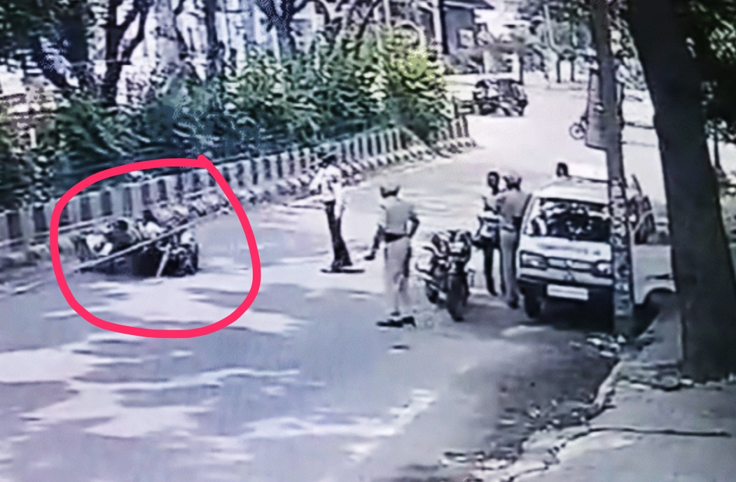 Scooty riders had to perform expensive stunts at the police station in Jalandhar