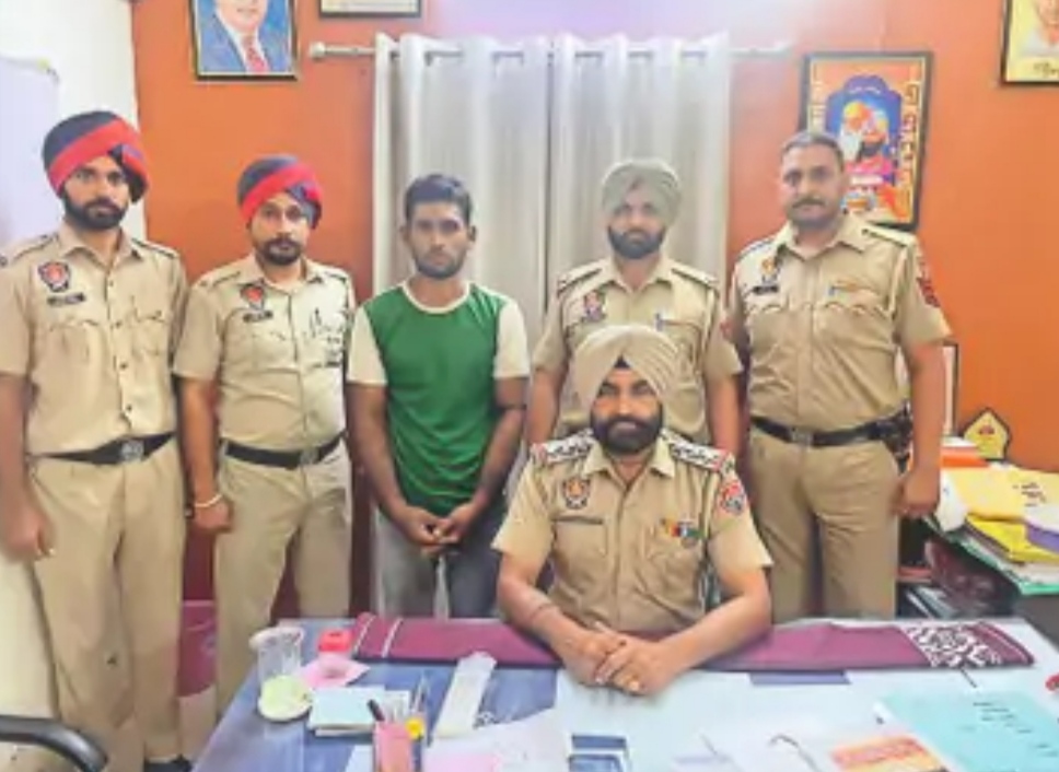 Accused of triple murder of ASI, his wife and son arrested