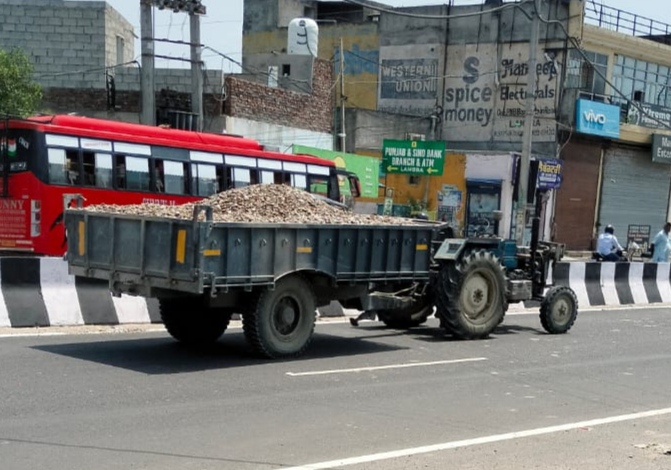 Activa collided with tractor-trolley coming from wrong direction in Lambda, Jalandhar, youth died