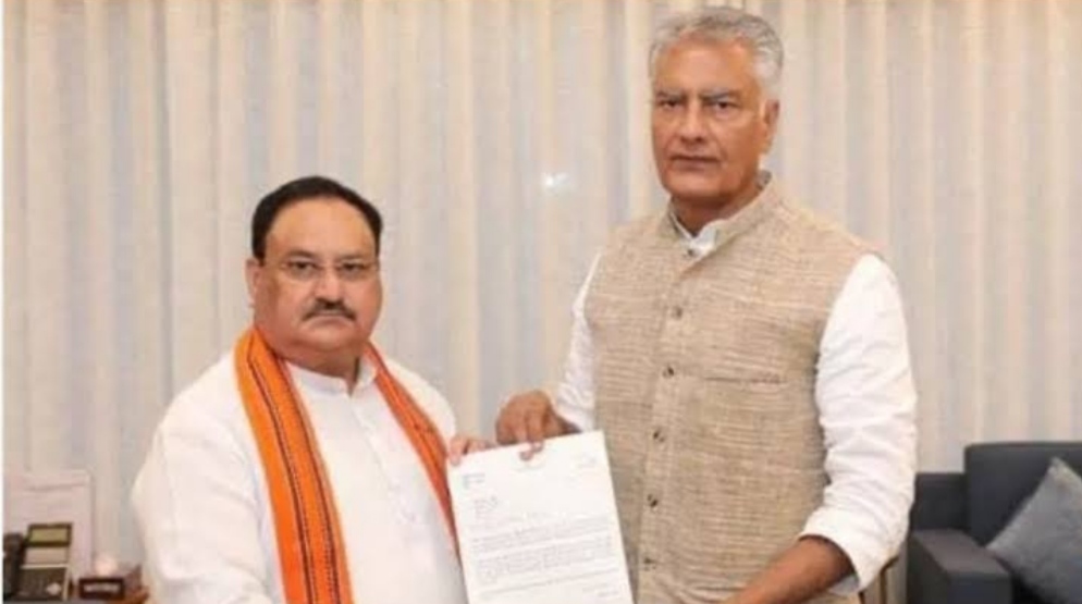 Veteran leader Sunil Jakhar became the new chief of Punjab BJP