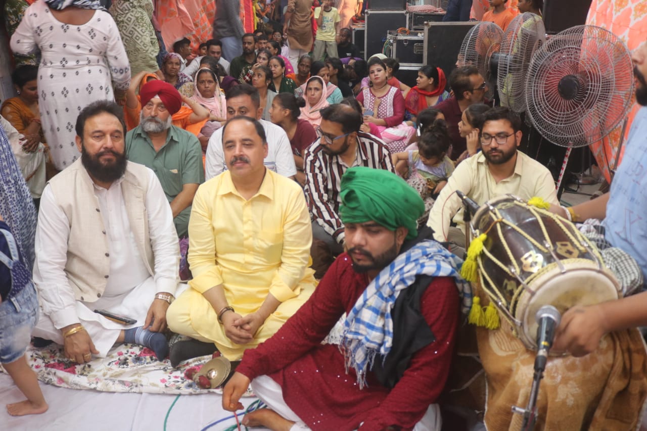 Annual fair of Panj Pir Darbar was organized in Basti Danishmanda