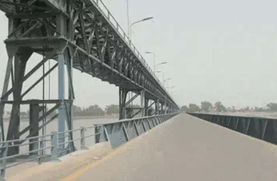 Pakistan extends hand of friendship amid floods, opens gates of Suleman's headworks