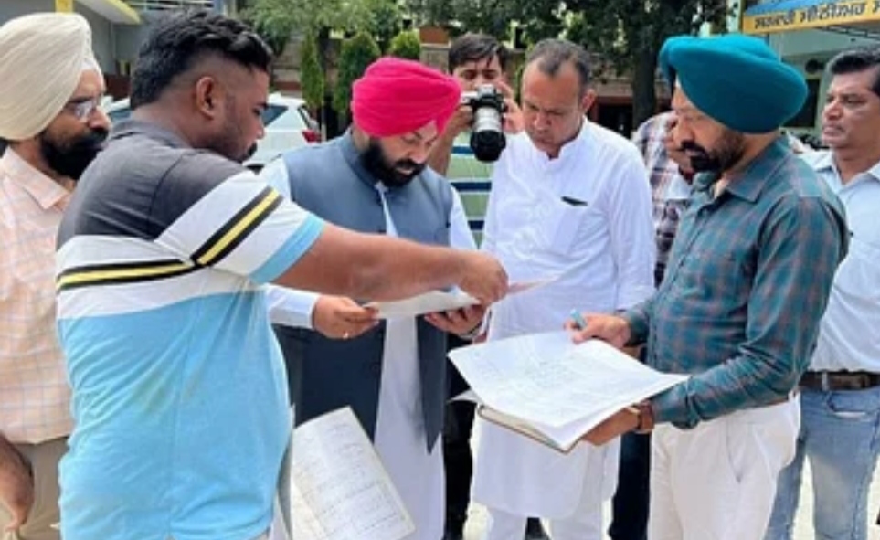 punjab government will soon run buses for children of government schools