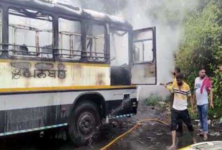 Big news: Fire broke out in roadways buses parked at Jalandhar bus stand, fire brigade brought it under control