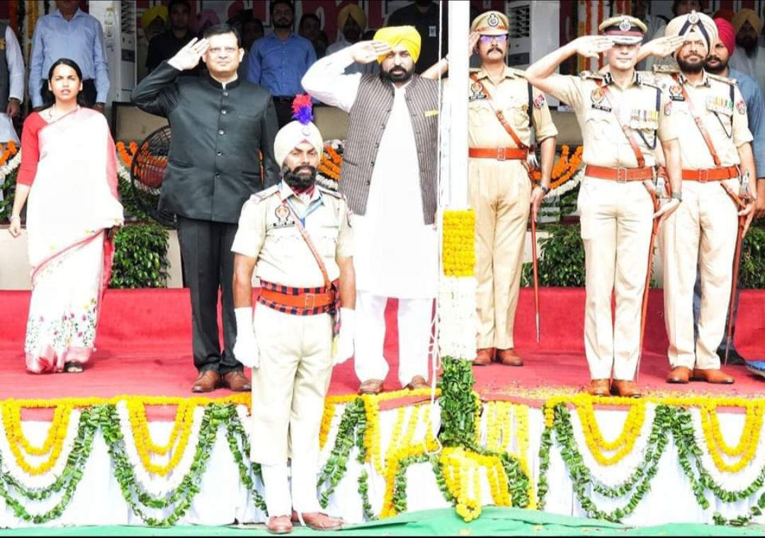 Independence Day 2023: Punjab Chief Minister Bhagwant Mann hoisted the tricolor in Patiala