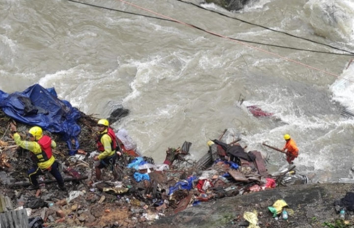 17 missing after landslide in Uttarakhand's Gaurikund, search operation on