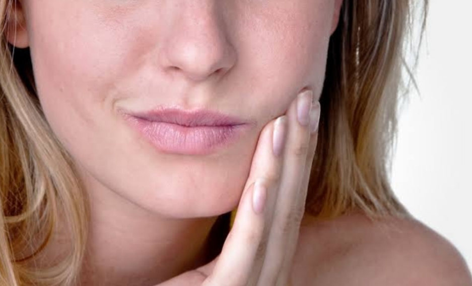Deficiency of this vitamin in the body can cause blisters in the mouth, know the symptoms