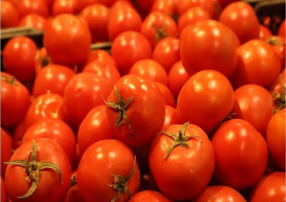 India will now buy tomatoes from neighboring country due to rising prices
