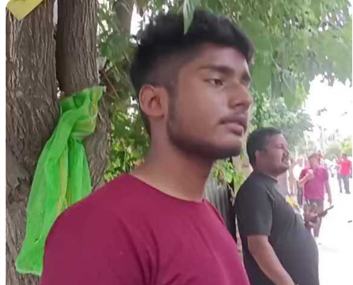 BIG NEWS : Robbers absconded after robbing a car in broad daylight in Model Town, Jalandhar.