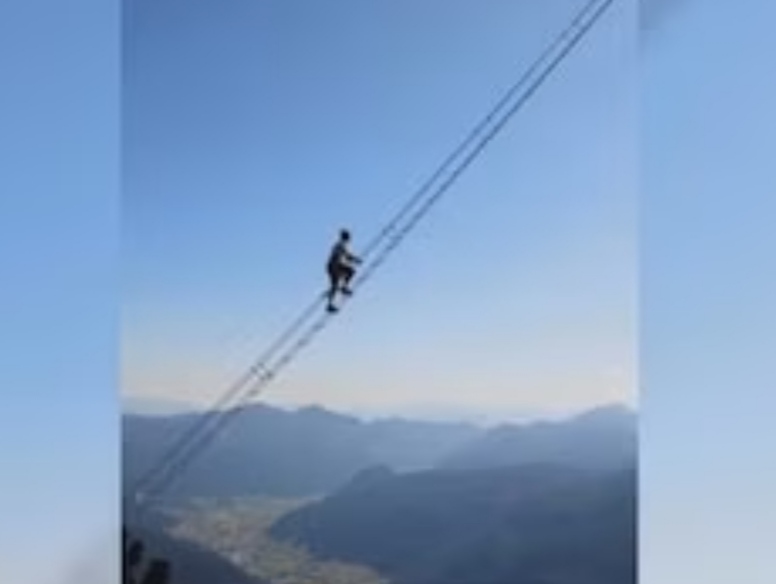 The person who climbed 'Stairway to Heaven', famous on Instagram, fell into a ditch 300 feet below, died