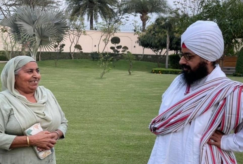 Bhai Ranjit Singh Dhadrian Wale felt a deep shock, his mother passed away