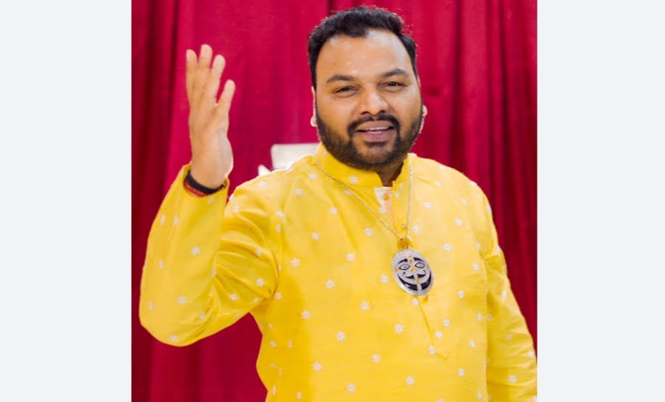 FIR lodged in Jalandhar against singer Kanhaiya Mittal who performed religious programs.