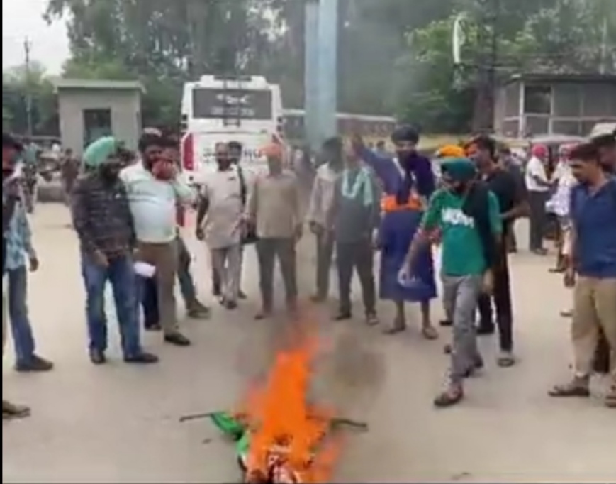 Anger among employees due to postponement of meeting of roadways workers with CM Mann, effigy of Chief Minister burnt